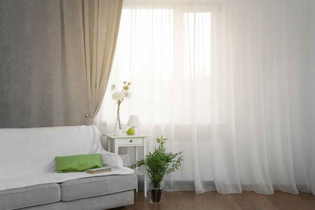 Tendaggi da Interni: Eleganza e Funzionalità con Ambrosio Arredo